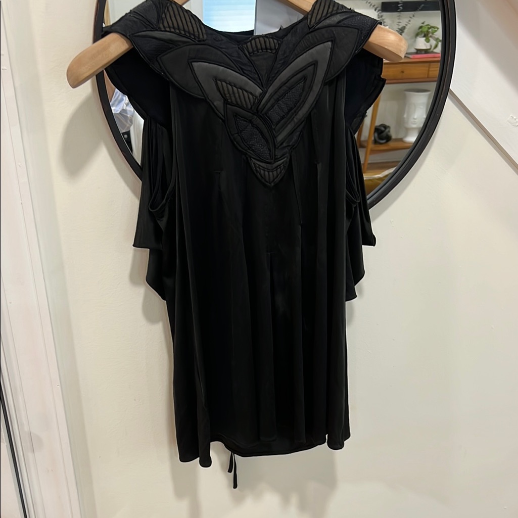 Bcbgmaxazria Black Asymmetrical Ruffled Bib Collar Slinky Top